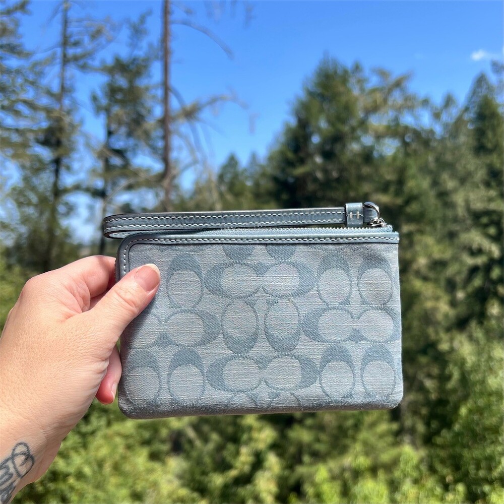 Coach Signature Jacquard Blue Chambray Wristlet Wallet Clutch Gold Hardware - Picture 2 of 12